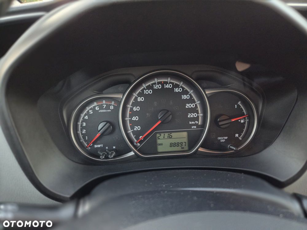 Toyota Yaris 1.33 Premium - 11