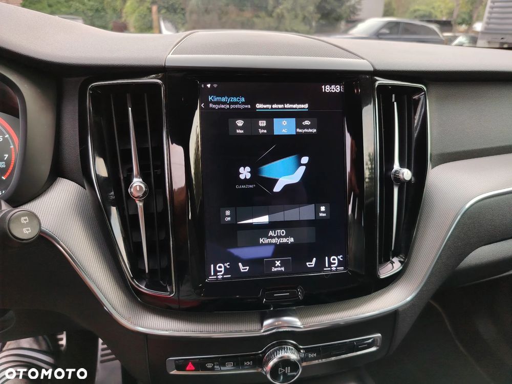 Volvo XC 60 B4 B R-Design - 26