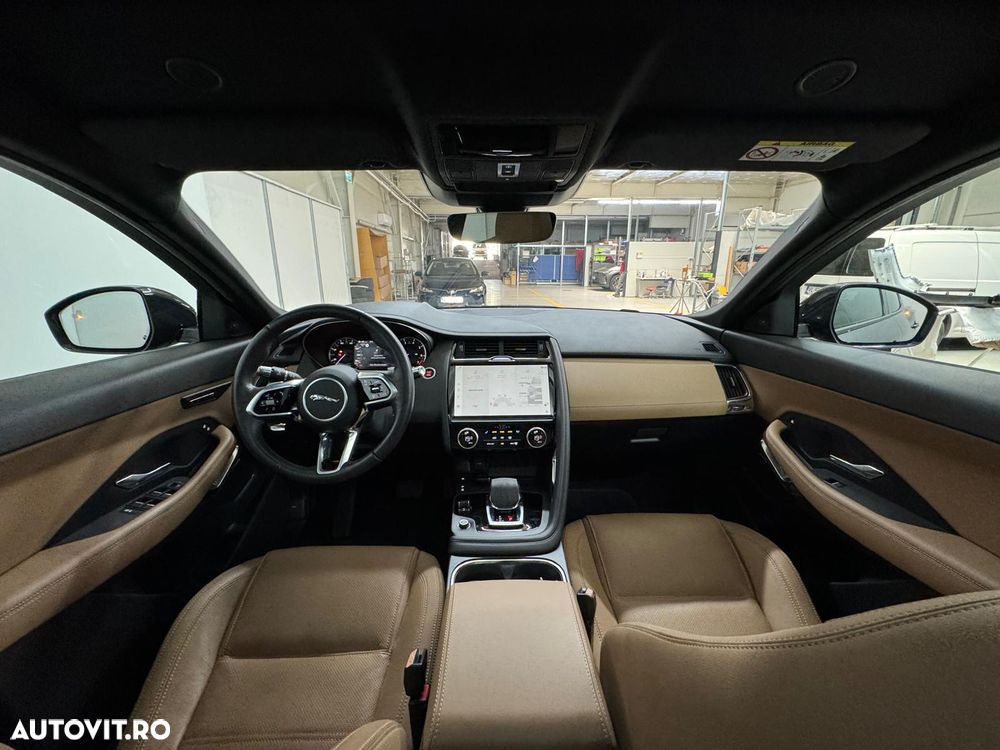 Jaguar E-Pace - 9
