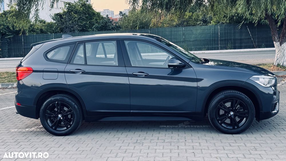 BMW X1 xDrive20i AT xLine - 16