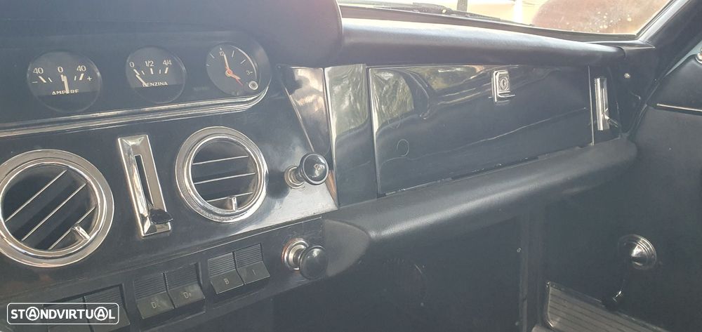 Ferrari 330 - 30