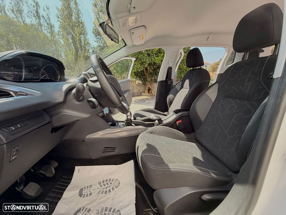 Peugeot 2008 1.2 PureTech Style - 25