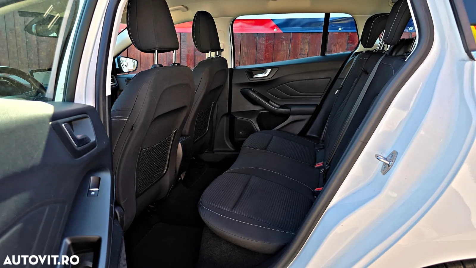 Ford Focus 1.5 EcoBlue Start-Stopp-System Aut. TITANIUM - 6