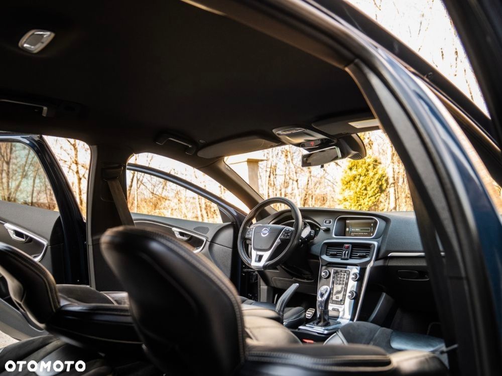 Volvo V40 D2 R-Design - 30