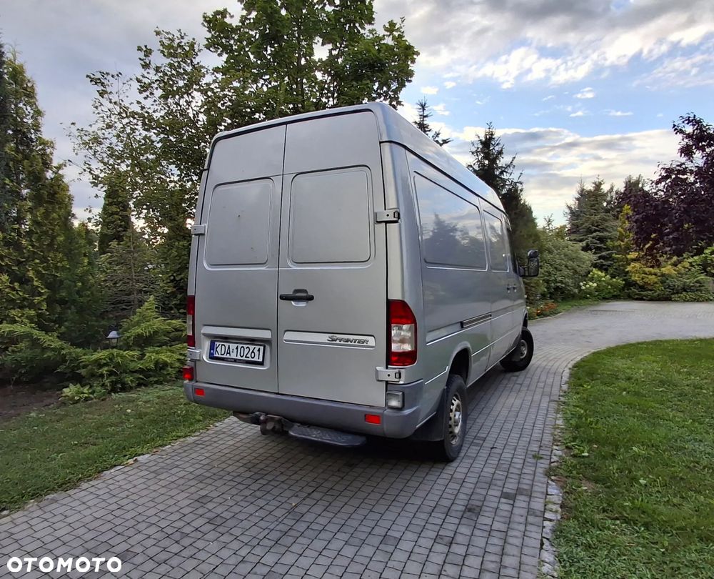 Mercedes-Benz Sprinter - 4