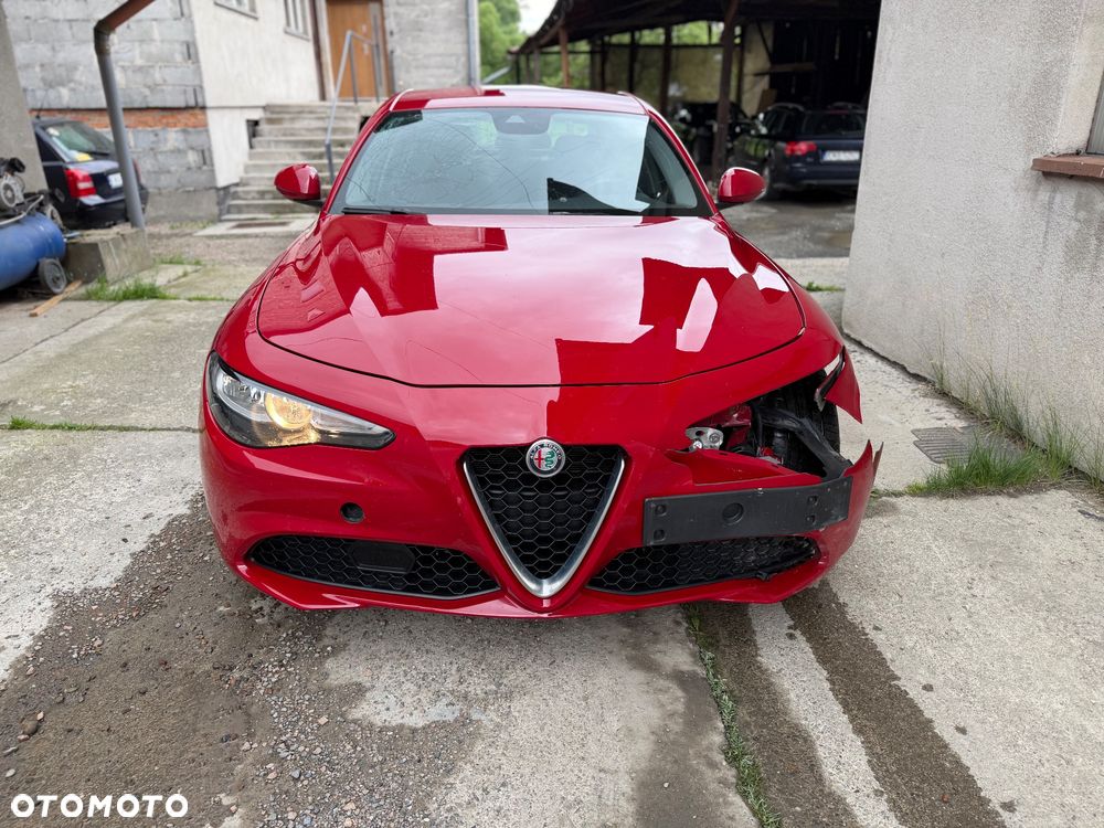 Alfa Romeo Giulia 2.2 - 20