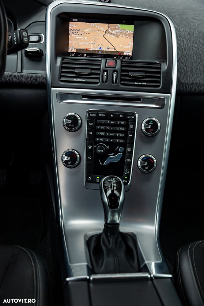 Volvo XC 60 D5 AWD Aut. Summum - 27