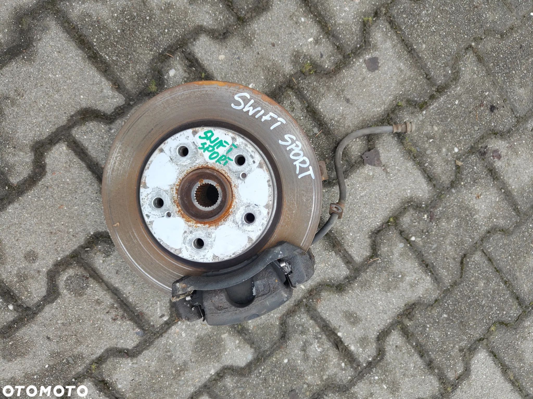 Suzuki Swift Sport MK7 1.6 benzyna zwrotnica prawa - 1