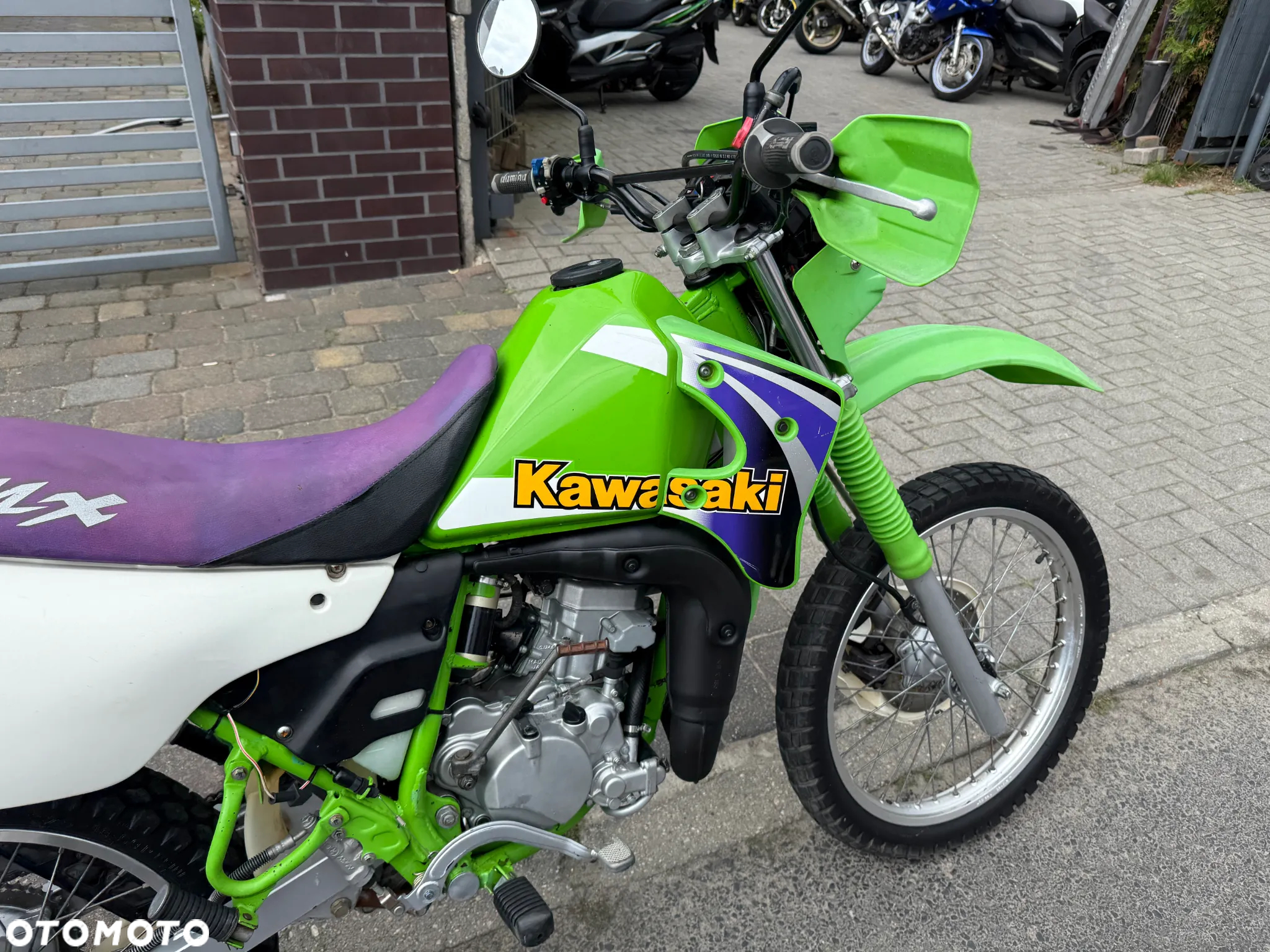 Kawasaki FX - 17