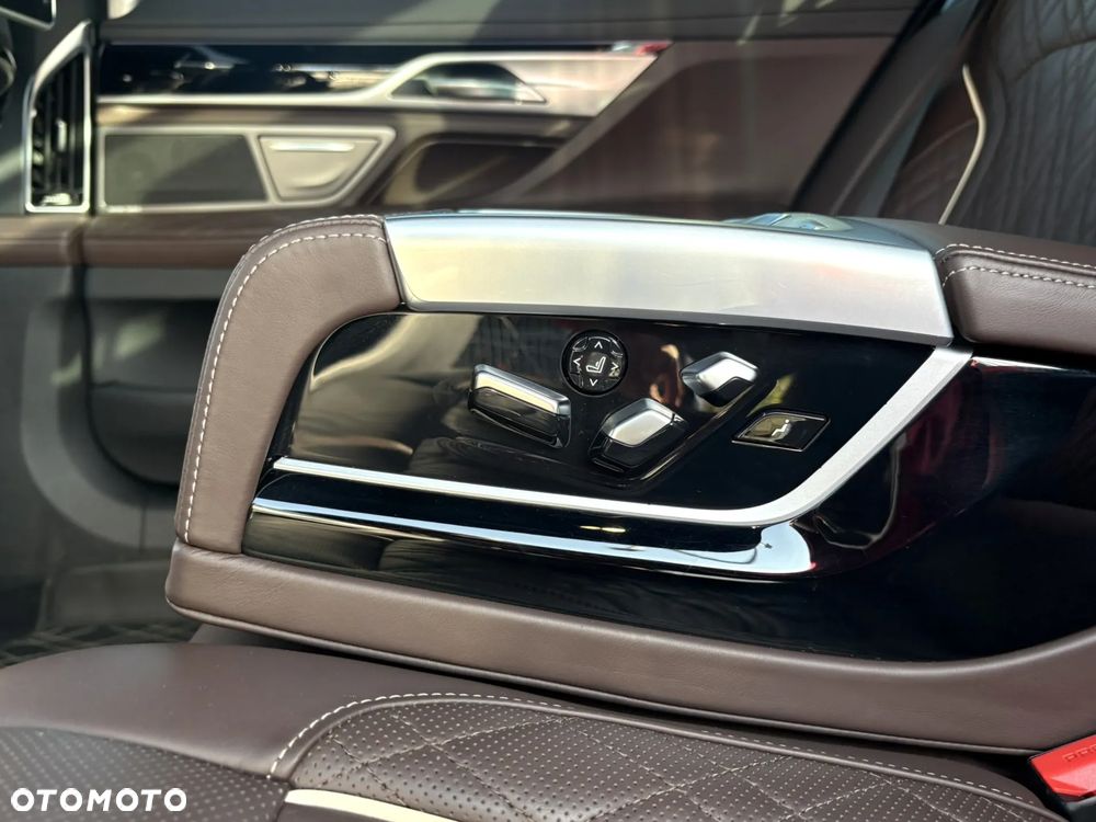 BMW Seria 7 750Ld xDrive sport - 27