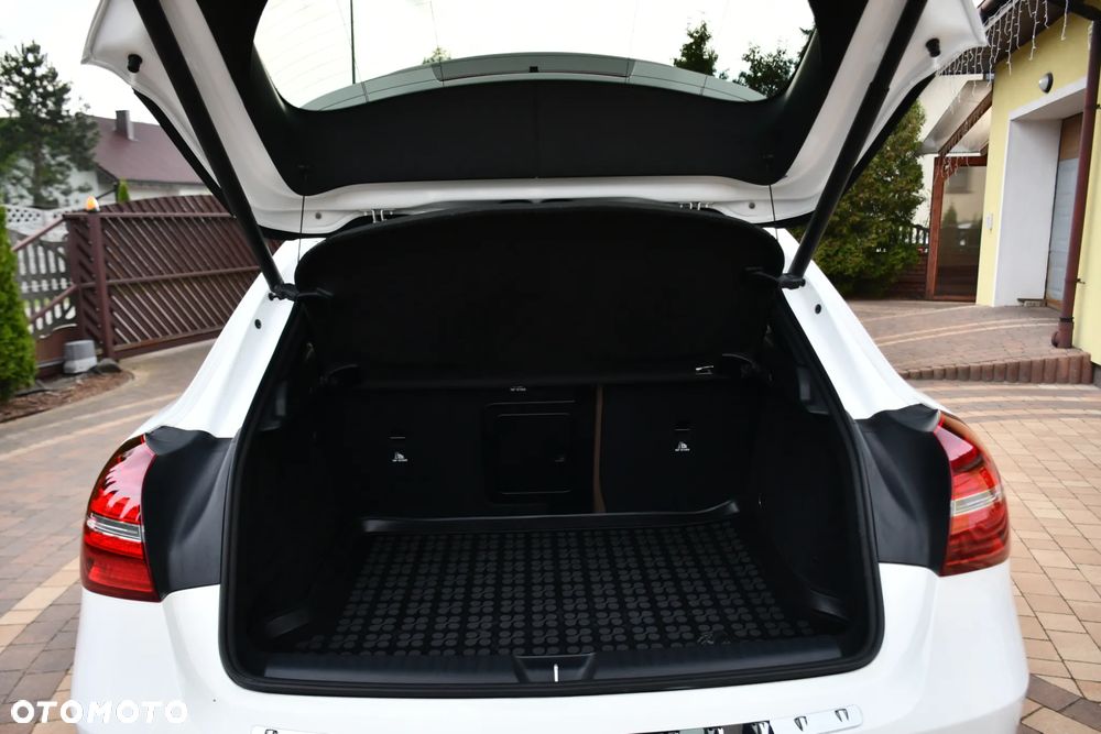 Mercedes-Benz GLA 250 4-Matic AMG Line - 38