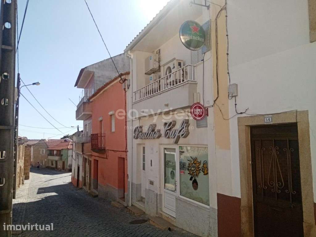Prédio bem localizado com excelente T2 e Café em Povoa Rio de Moinhos - Grande imagem: 2/20
