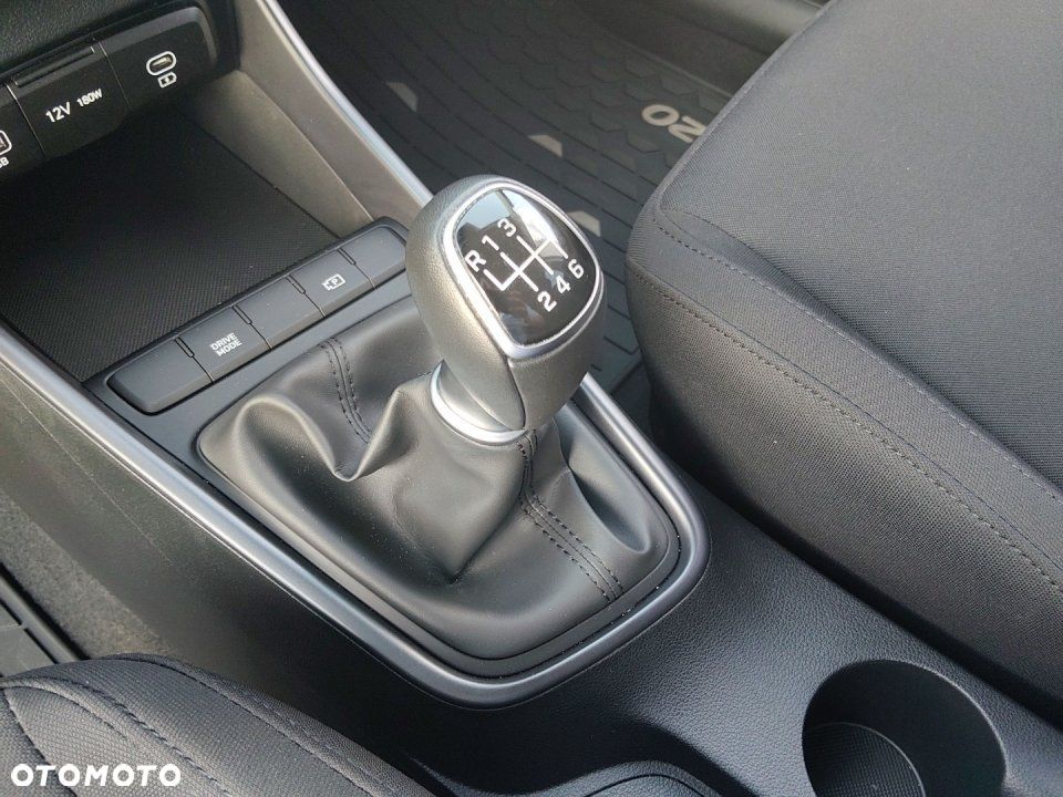 Hyundai i20 - 17