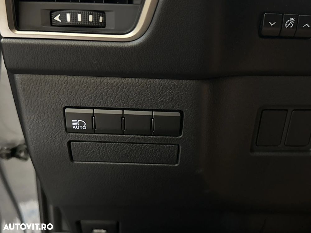 Lexus Seria NX 300h - 15
