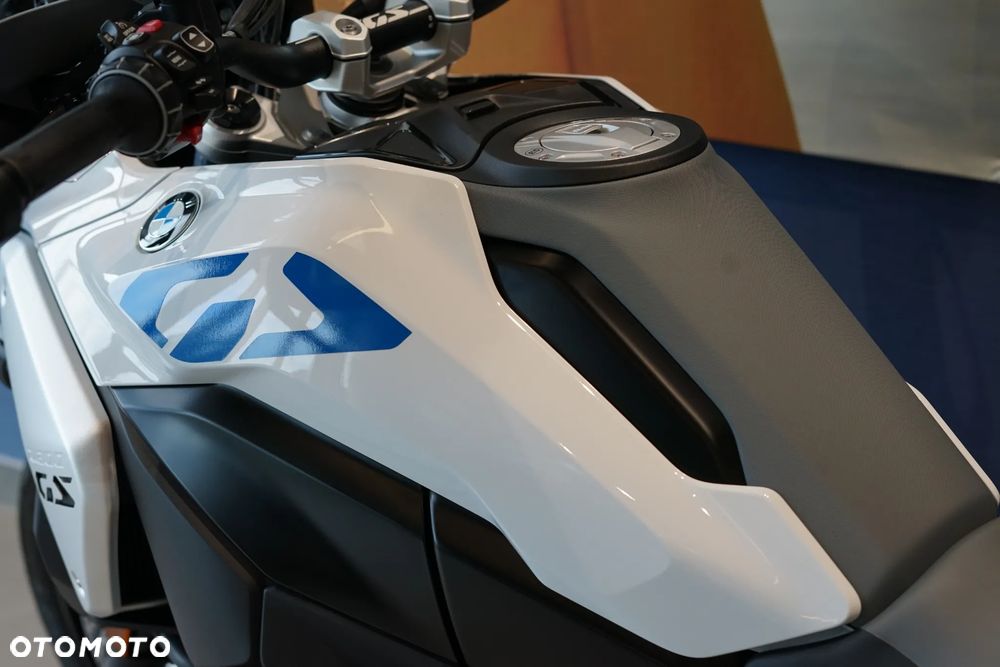 BMW R - 16