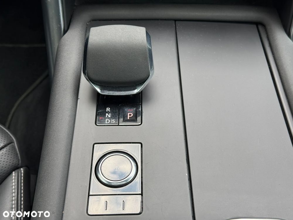 Land Rover Discovery P300 R-Dynamic HSE - 12