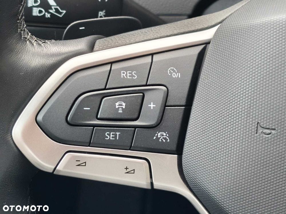 Volkswagen Passat Variant 2.0 TSI Elegance DSG - 24