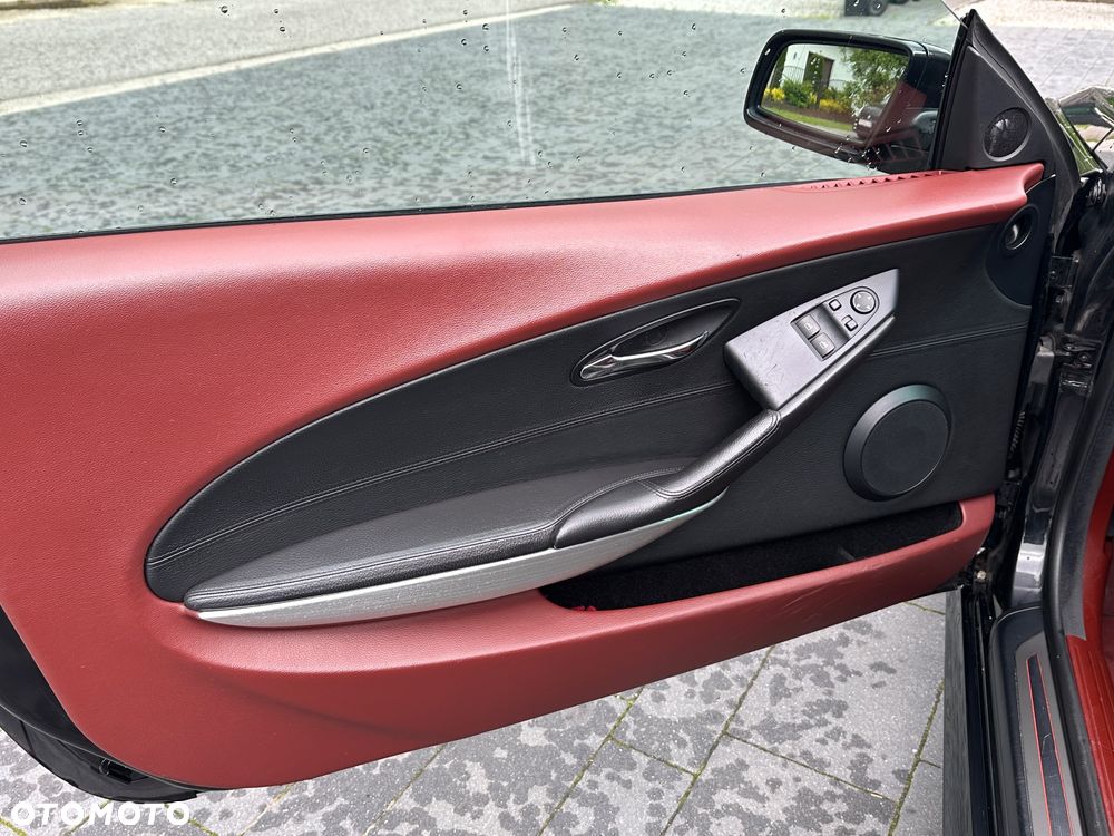 BMW Seria 6 650 i - 12