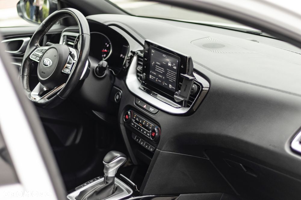 Kia ProCeed - 23