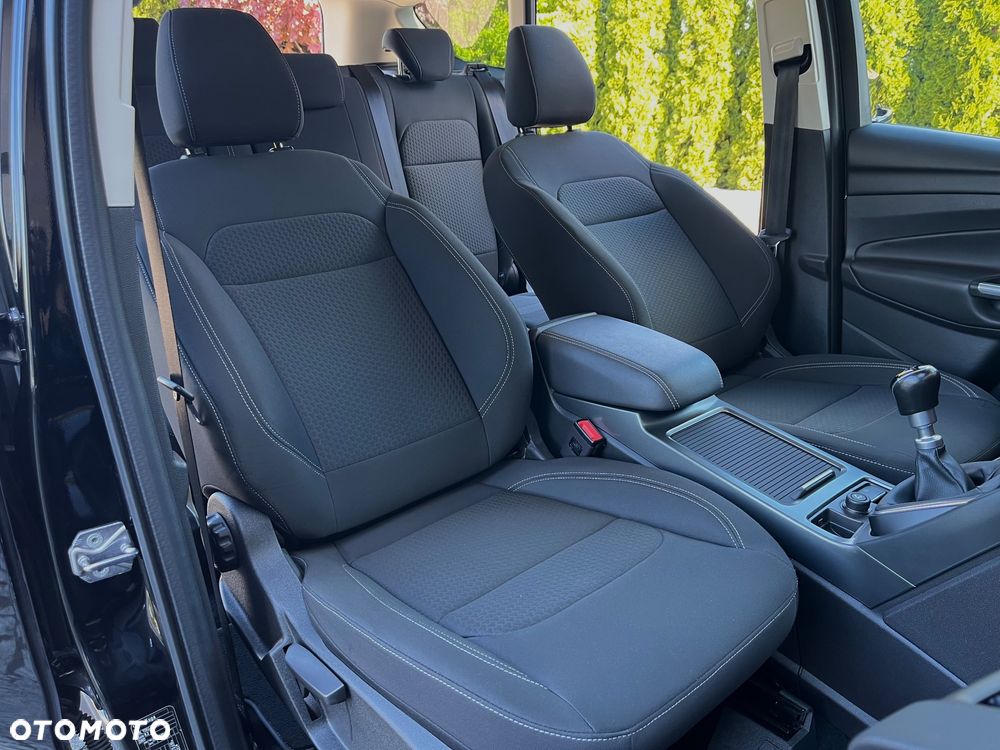 Ford Kuga 2.0 TDCi FWD Titanium - 36