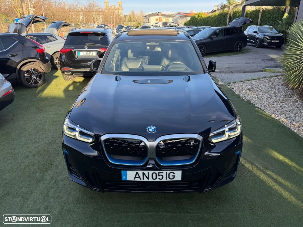 BMW iX3 M Sport Impressive - 10