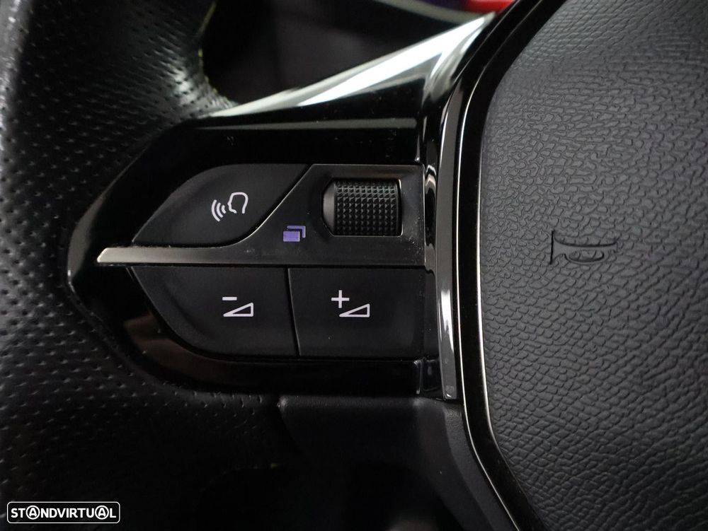 Peugeot 2008 1.5 BlueHDi GT - 17