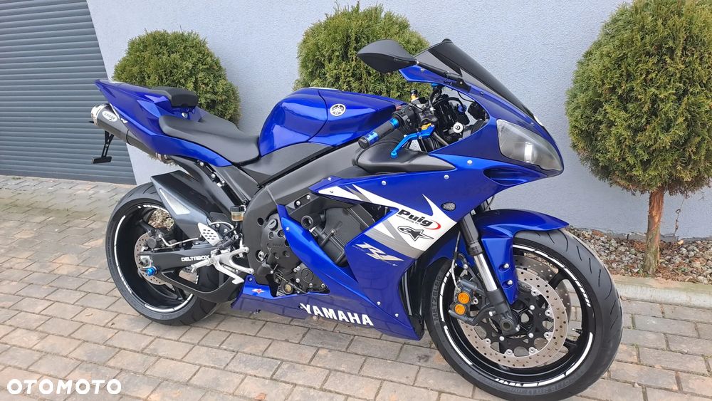 Yamaha R1 - 3