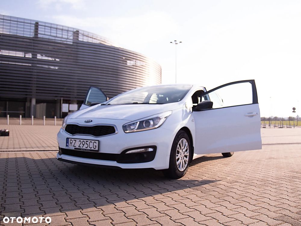 Kia Ceed 1.6 CRDi M - 11