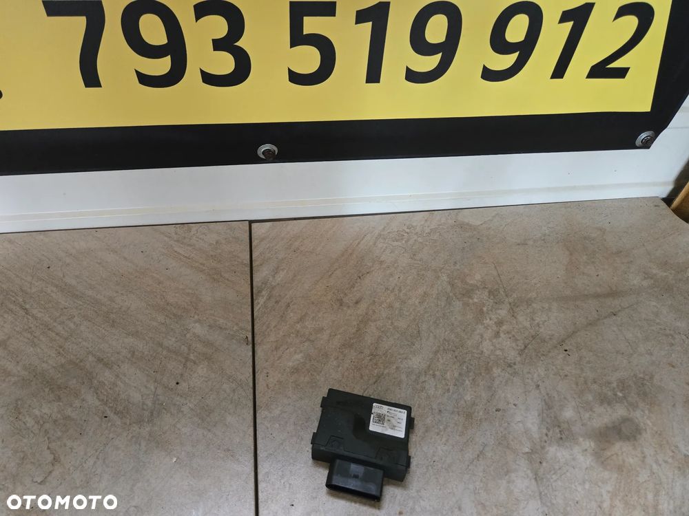 AUDI VW STEROWNIK POMPY PALIWA 8W0906093E