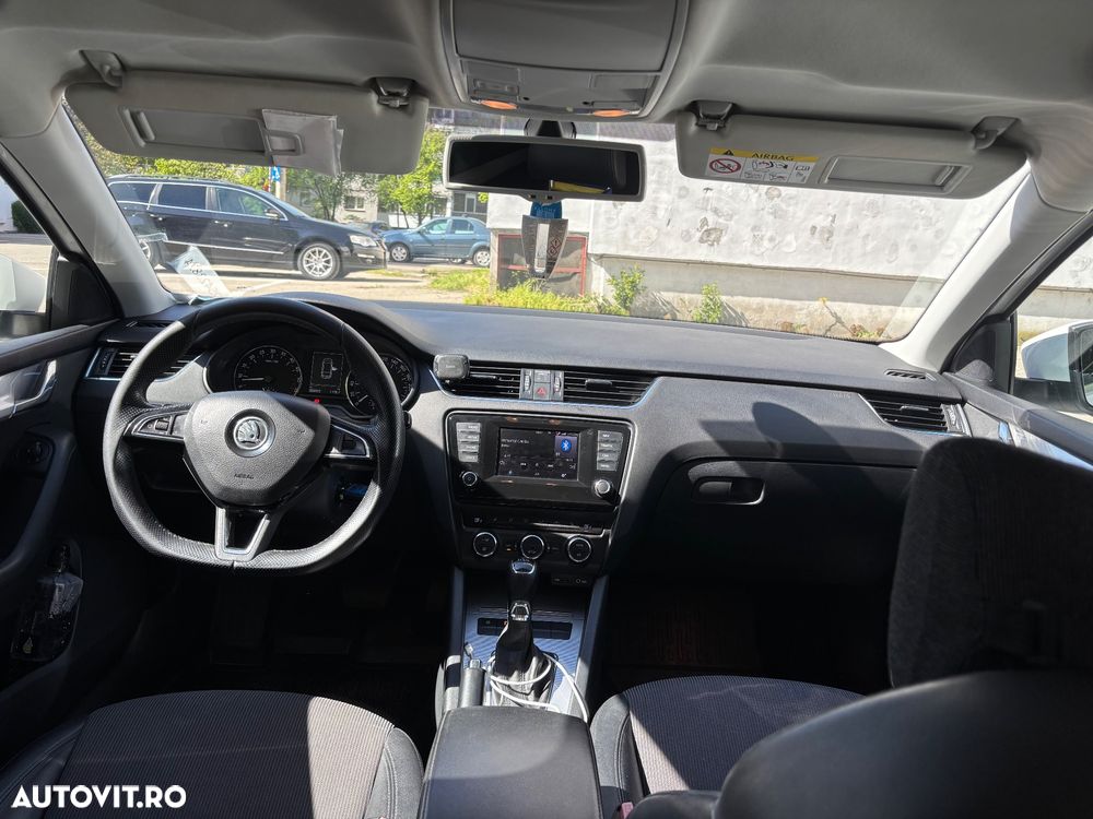 Skoda Octavia 2.0 TDI STYLE DSG - 10