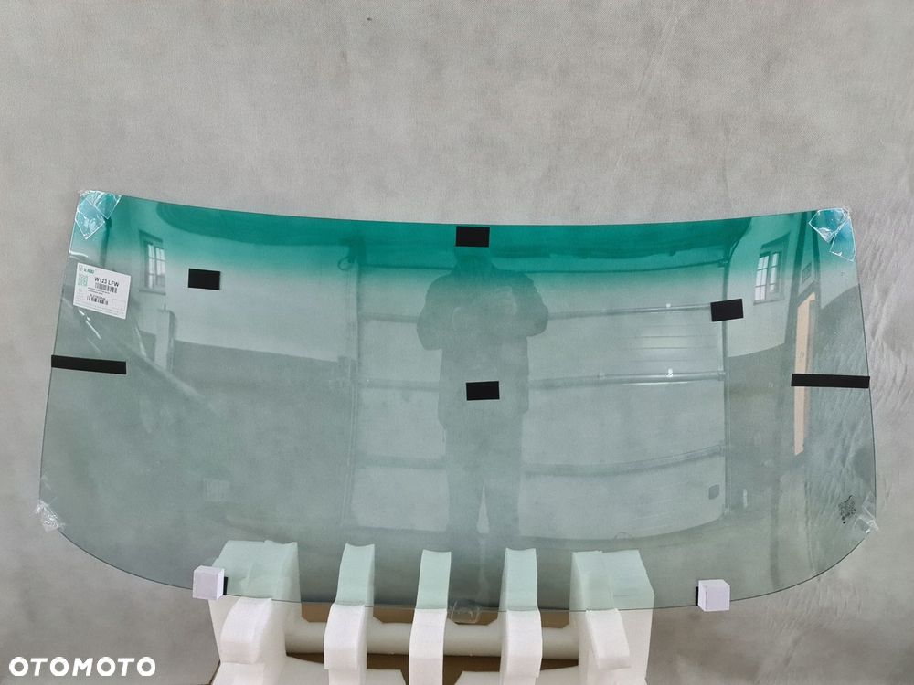 szyba przednia czołowa nowa mercedes w123 sedan 1976-1987 rok - 1