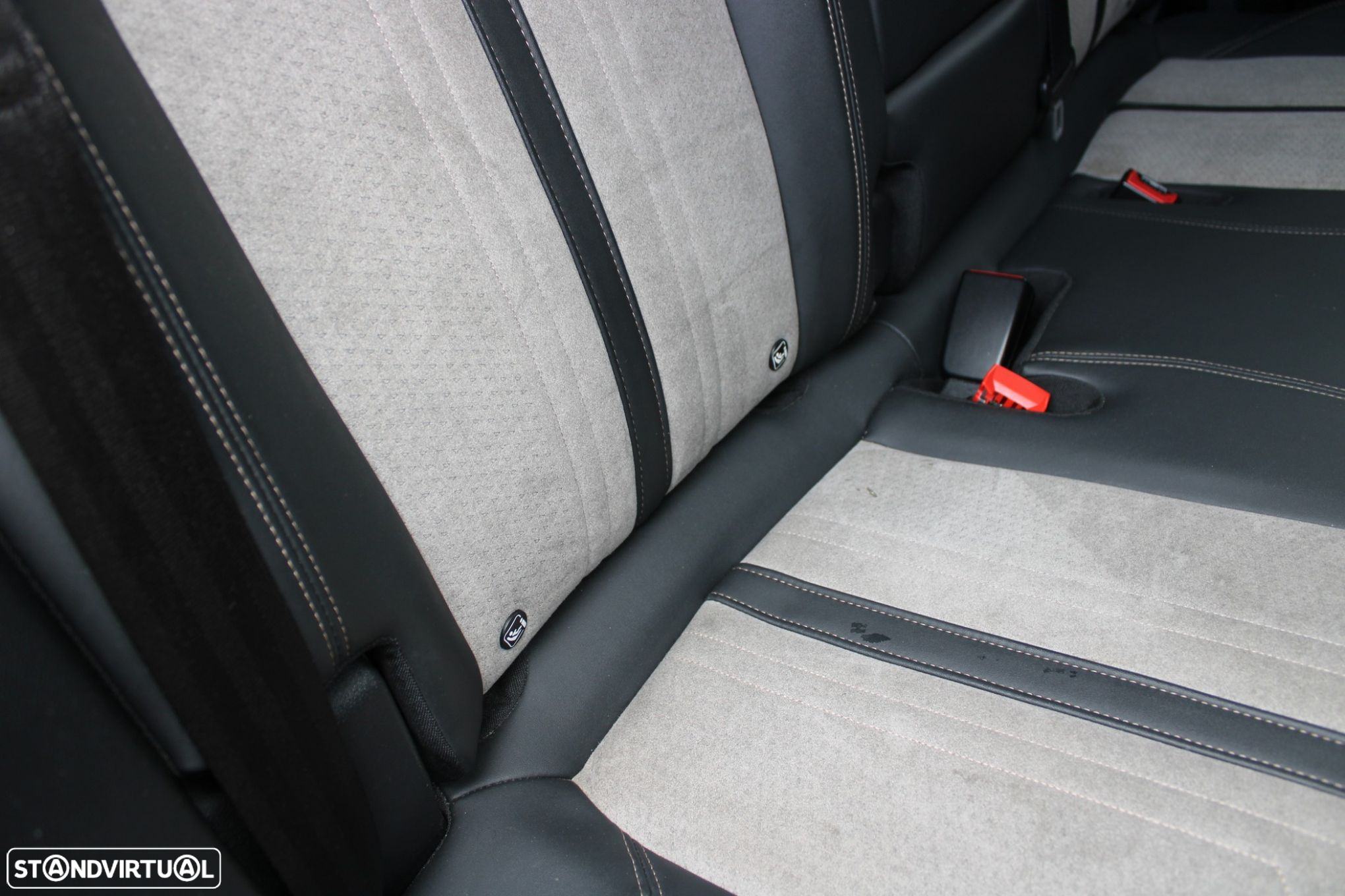Peugeot 3008 1.6 Hybrid GT e-EAT8 - 36