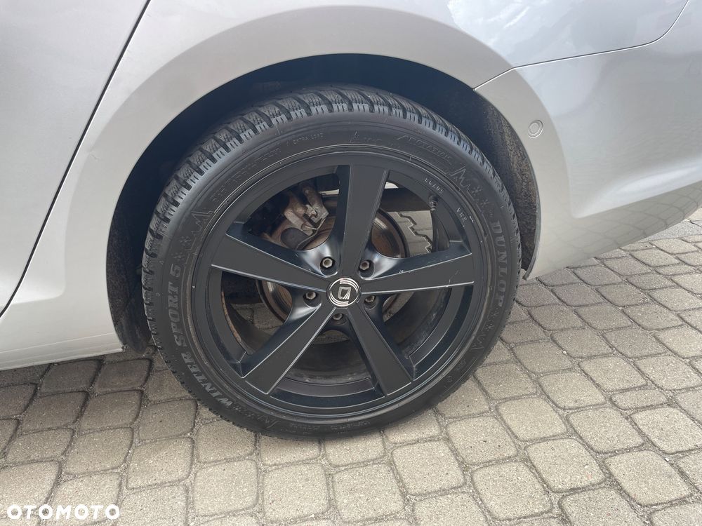 Volkswagen Golf 1.6 TDI BMT Comfortline - 28