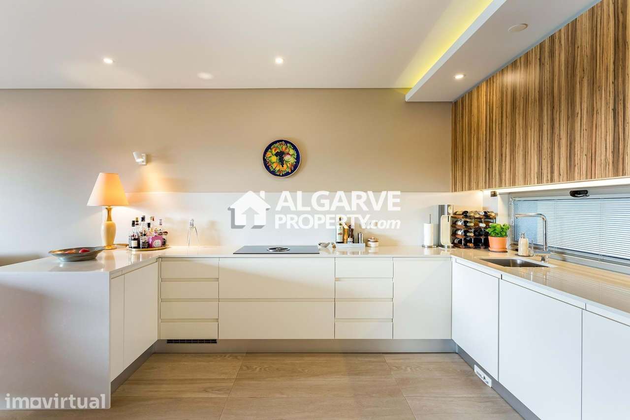 Excelente T2 Moderno com amplo terraço perto da Praia — Quarteira, Alg - Grande imagem: 3/27