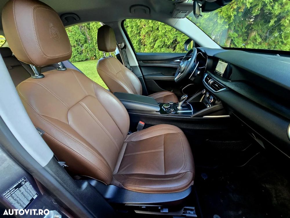 Alfa Romeo Stelvio - 12