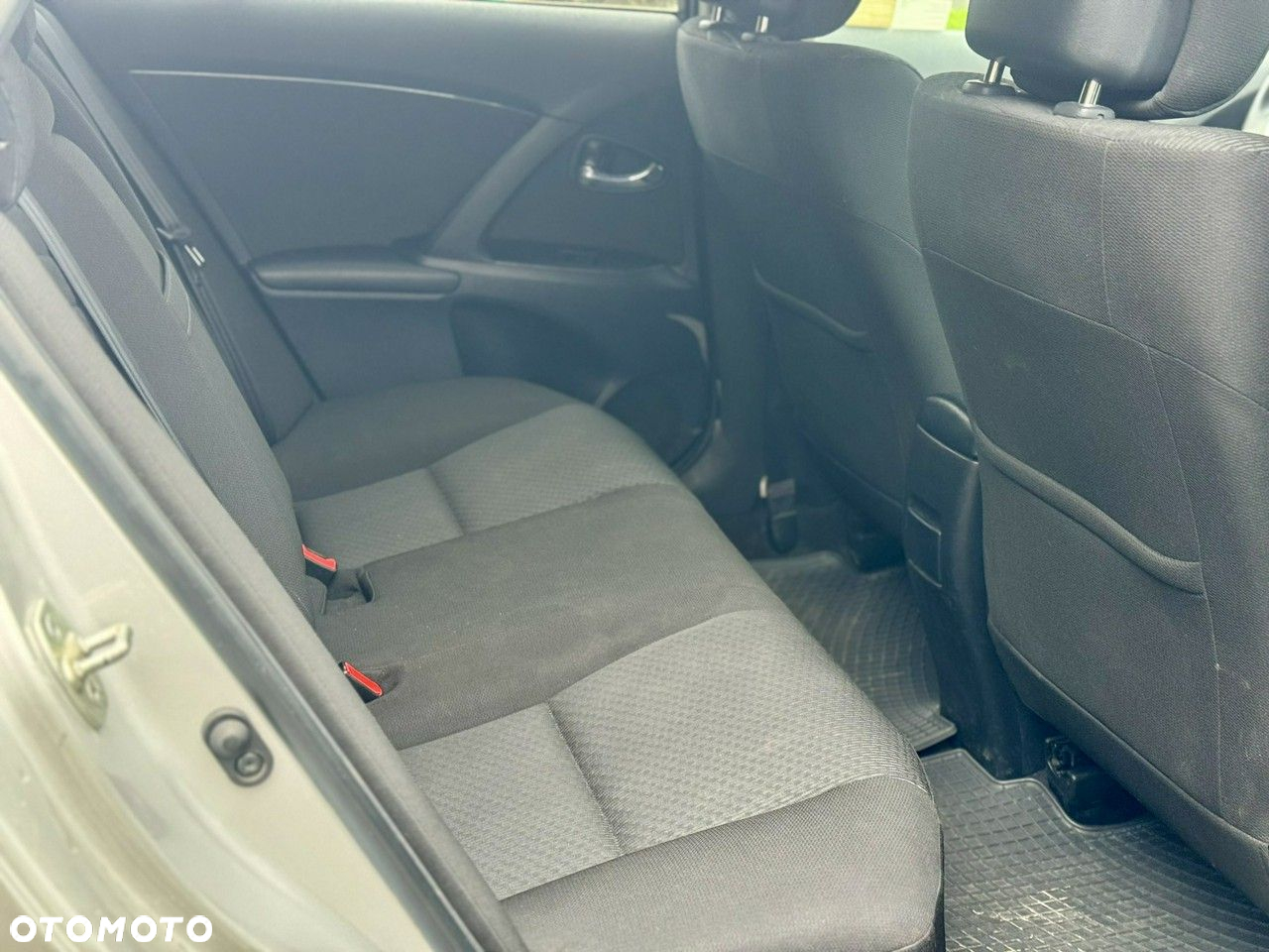 Toyota Avensis 2.0 D-4D Sol plus+NAVI - 10