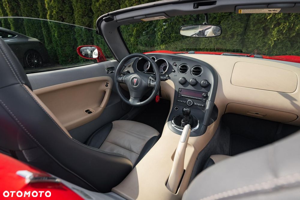Pontiac Solstice - 16