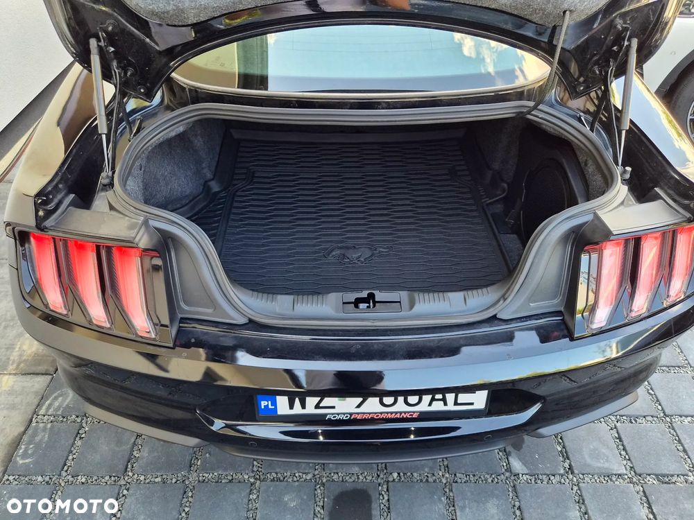 Ford Mustang - 16