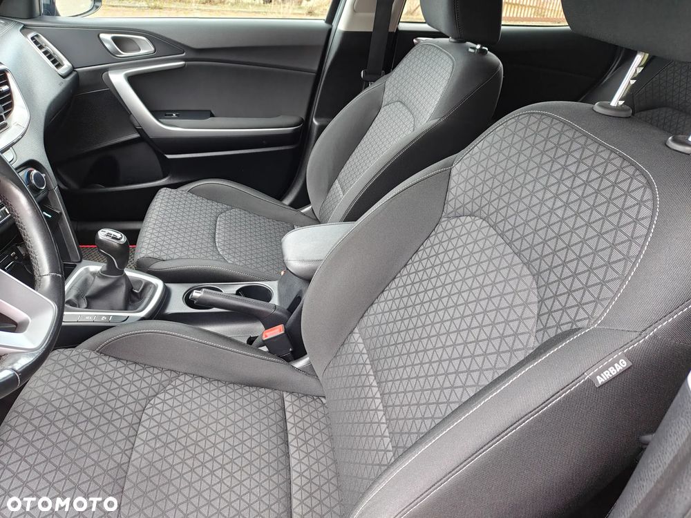Kia XCeed 1.4 T-GDI M - 17