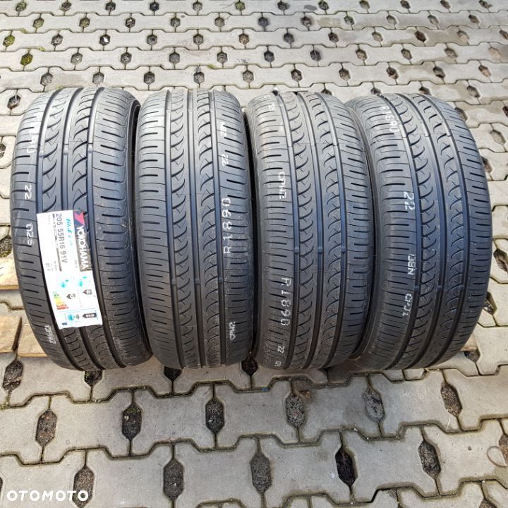 4x 205/55R16 Yokohama Bluearth AE01 Nowy komplet opon letnich Poznań - 1