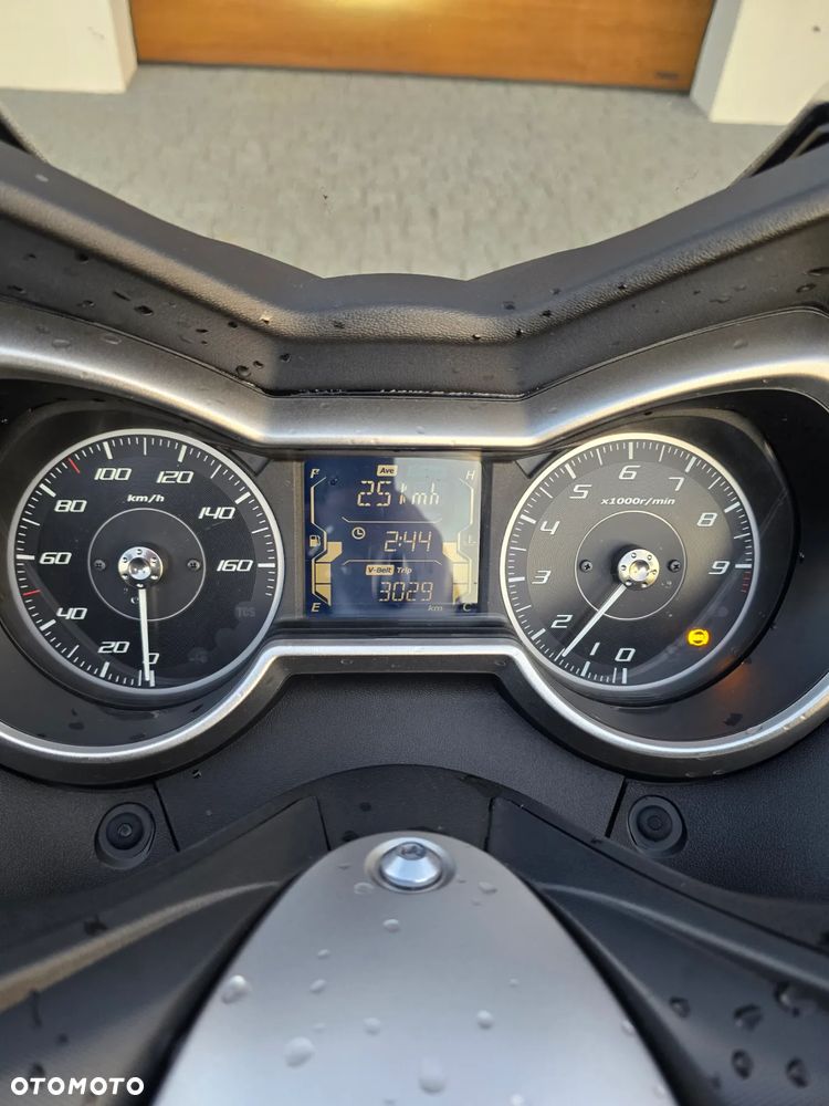 Yamaha X-max - 10