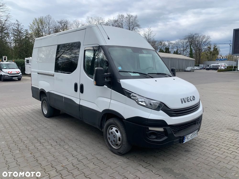 Iveco 35-140 doka, 7 osób, bliźniaki, 2019r. - 1