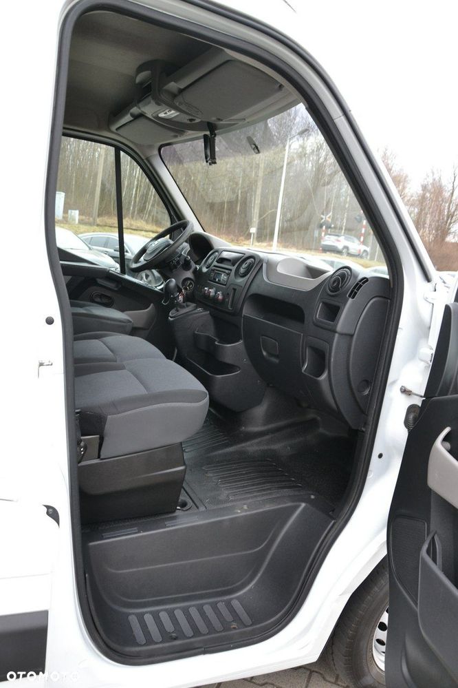 Nissan NV 400 - 17