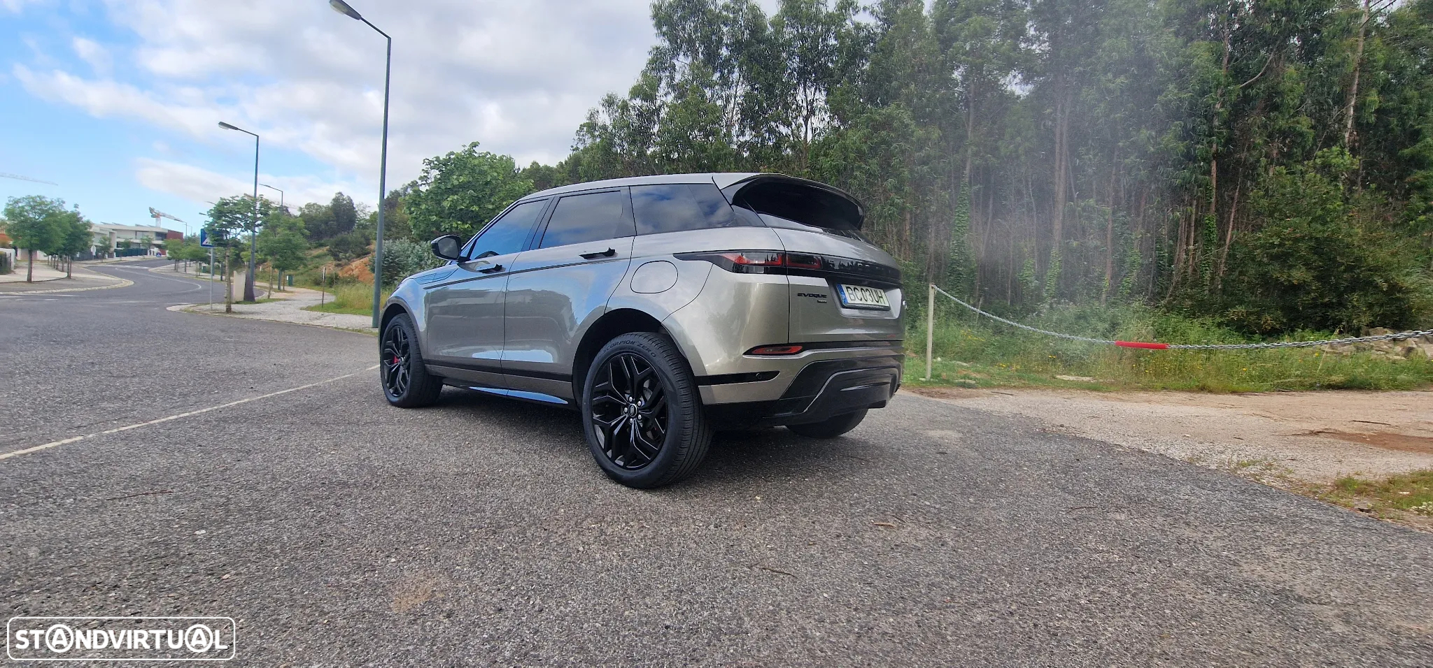 Land Rover Range Rover Evoque 1.5 P300e AWD R-Dynamic SE Auto - 4