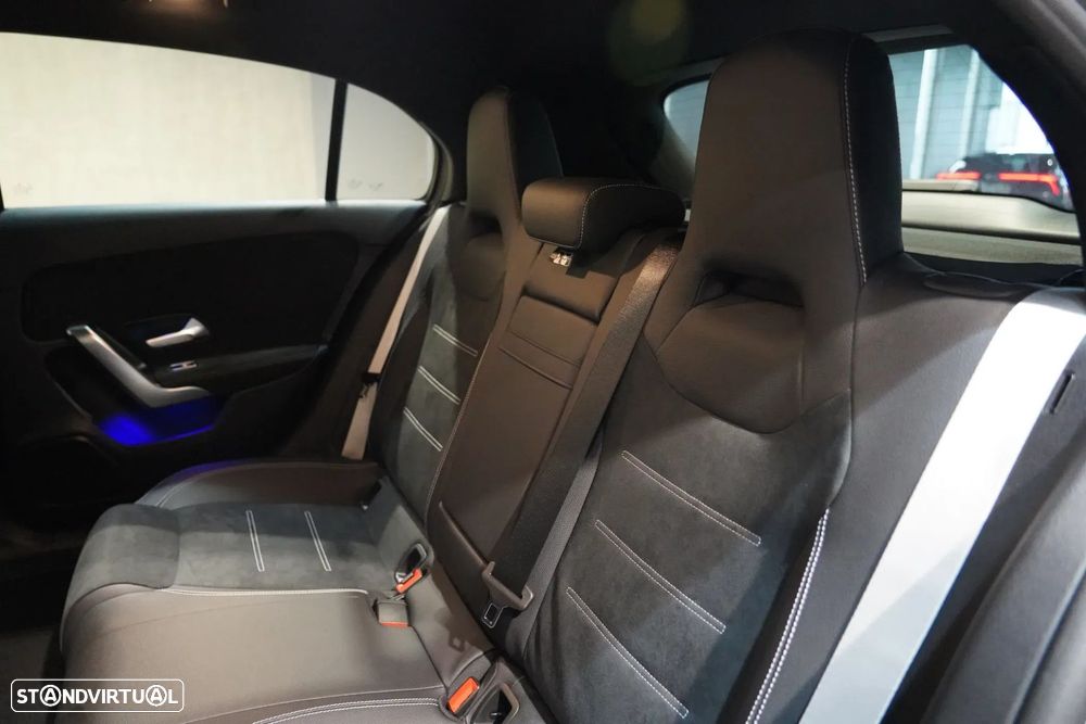 Mercedes-Benz A 180 - 32
