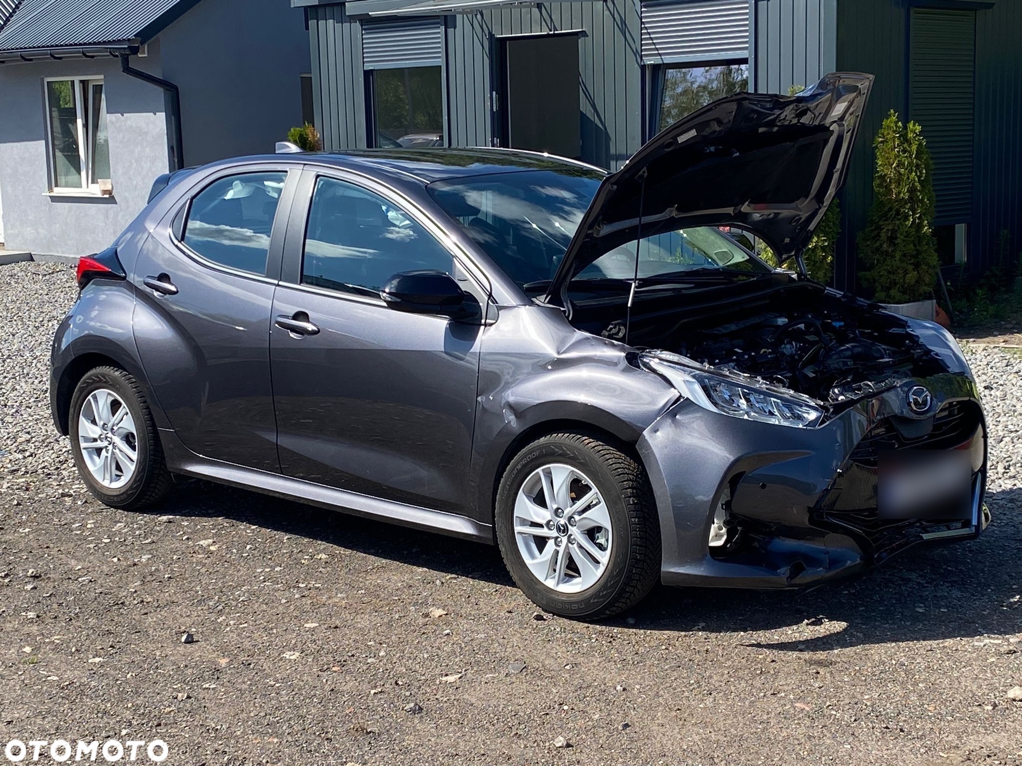 Mazda 2 Hybrid - 3