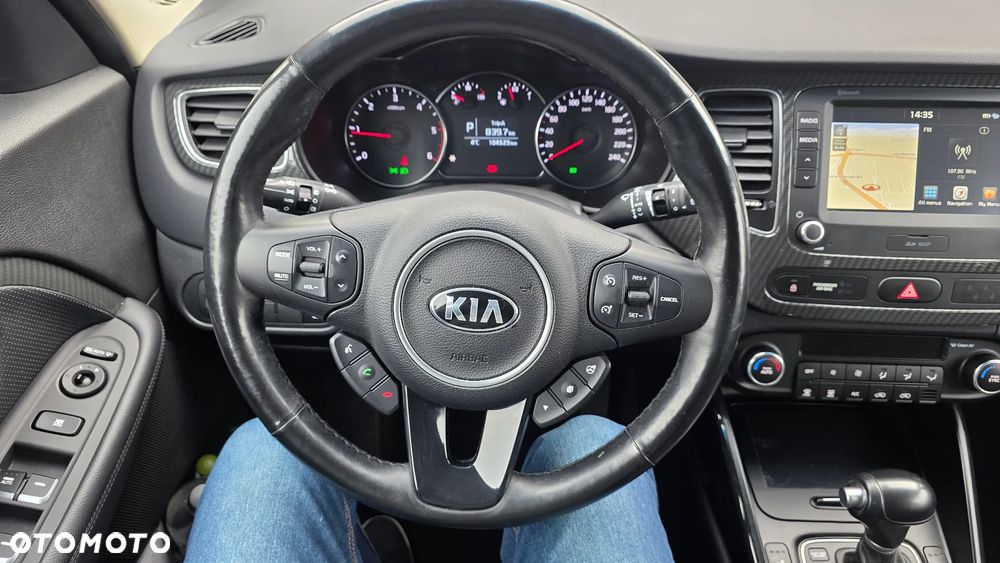Kia Carens 1.7 CRDi Business Line 7os 7DCT - 12