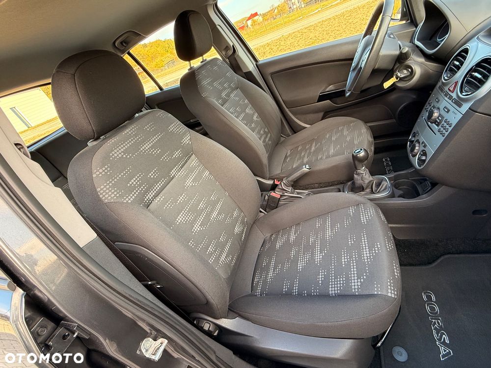 Opel Corsa 1.4 16V Cosmo - 25