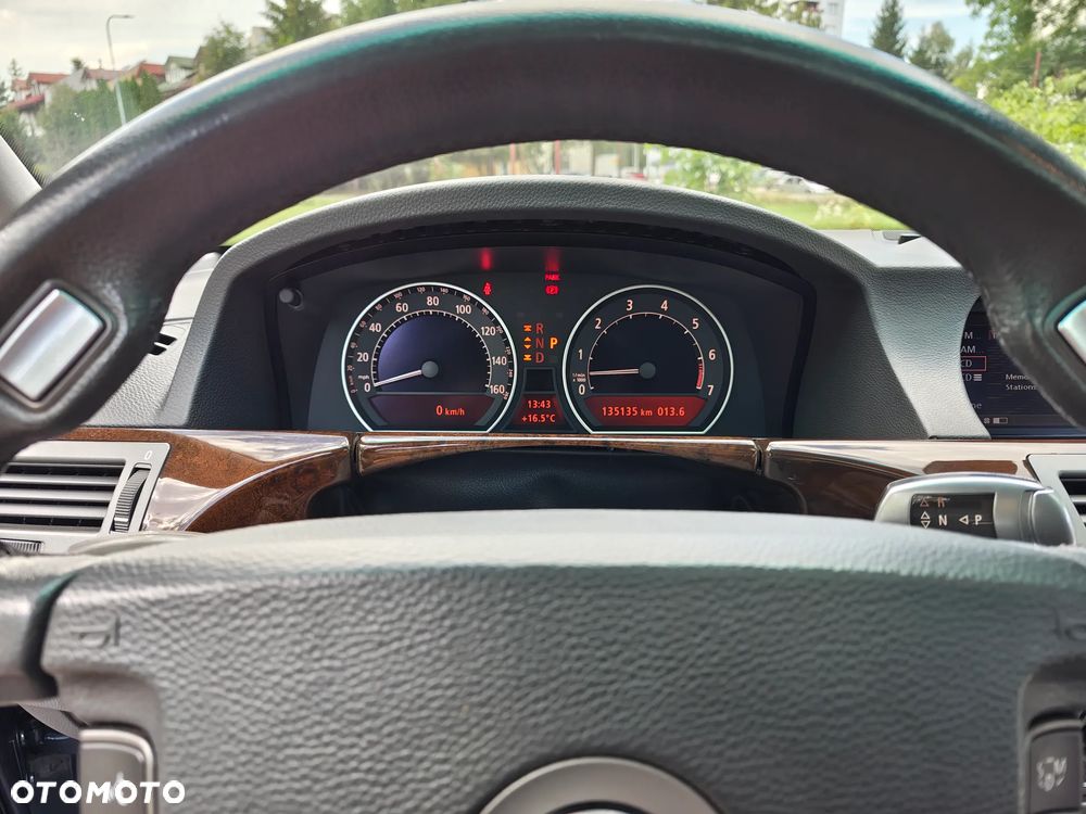 BMW Seria 7 745i L - 10