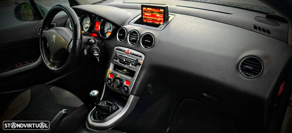 Peugeot 308 SW e-HDi 115 Stop & Start Nível 2 Business-Line - 15